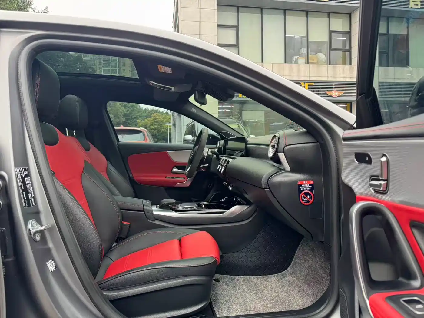 Mercedes-Benz A-Class AMG 2023 Model Year AMG A 35 L 4MATIC фото 3