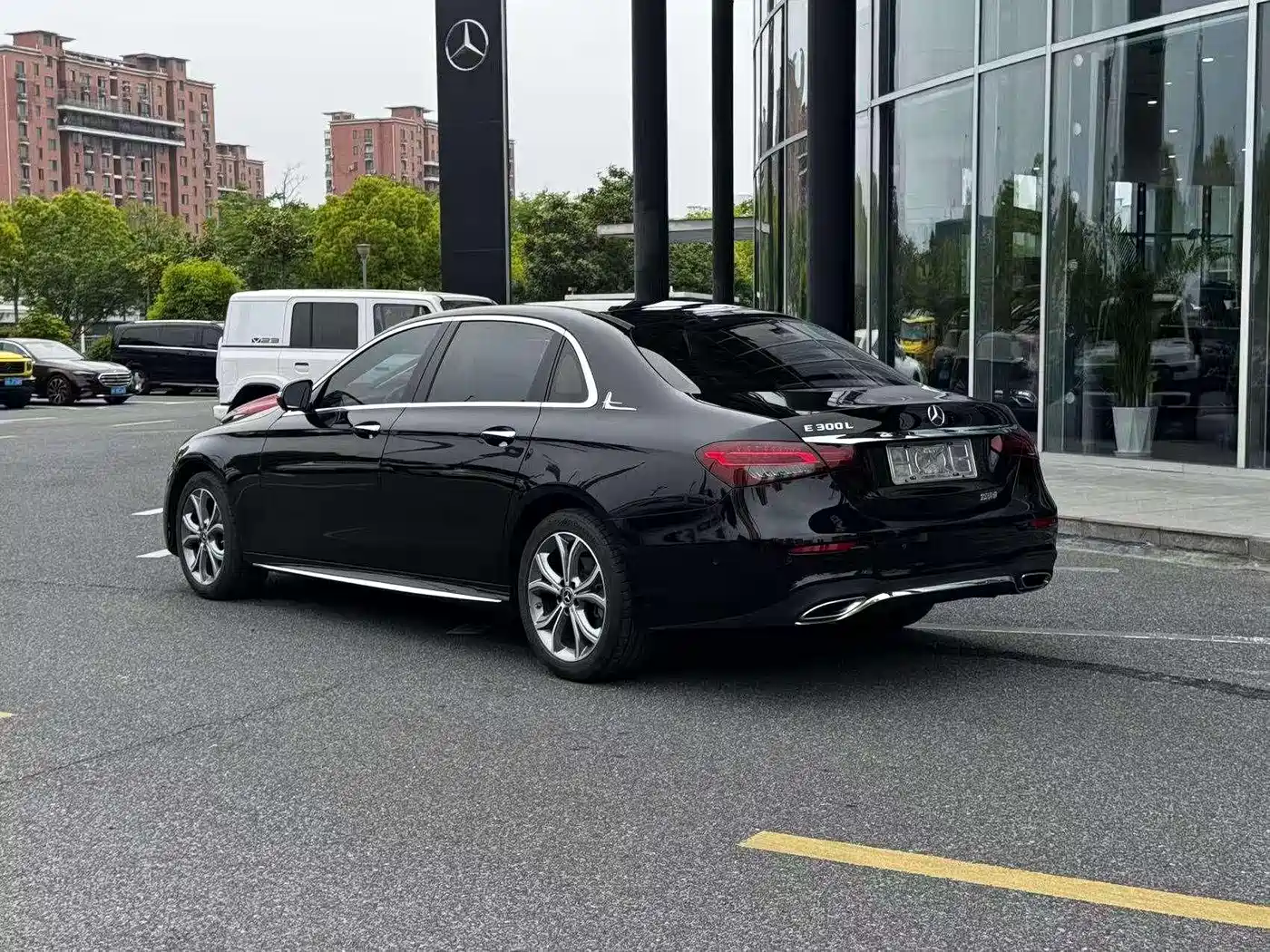 Mercedes-Benz E-Class 2021 E 300 L Sport Luxury Edition фото 2