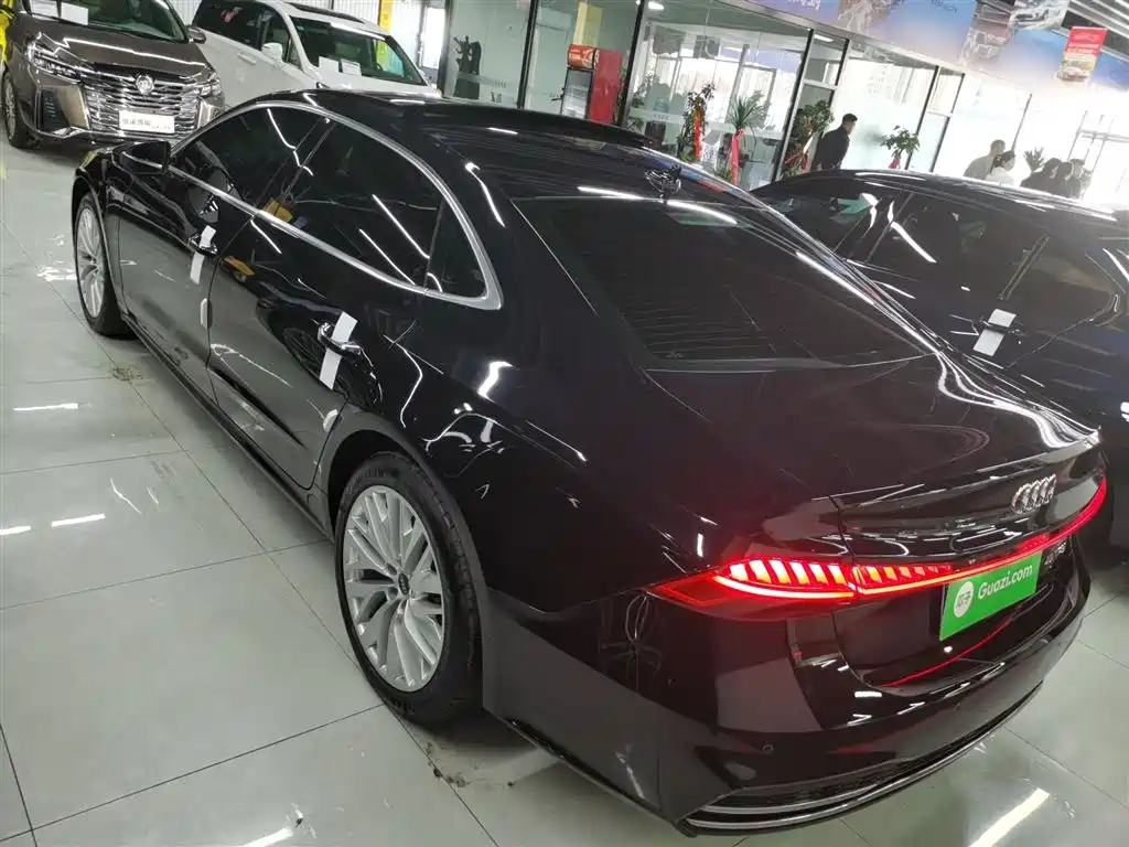 Audi A7L 2024 45TFSI S-line Dream Edition Crystal Package фото 5