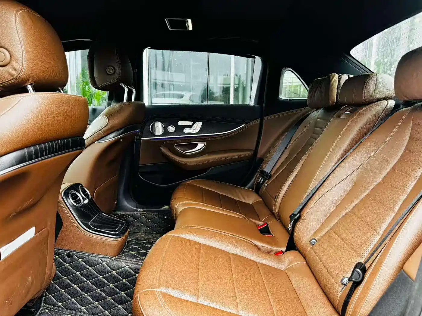 Mercedes-Benz E-Class 2021 E 300 L Sport Luxury Edition фото 11