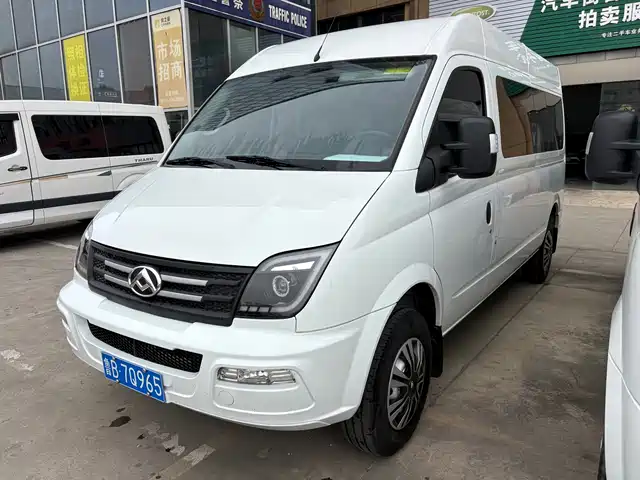 SAIC Maxus Xintu V80 2023 2.0T Manual Classic Aoyun Power Edition Long Wheelbase Medium Roof 6/7/8/9-Seater