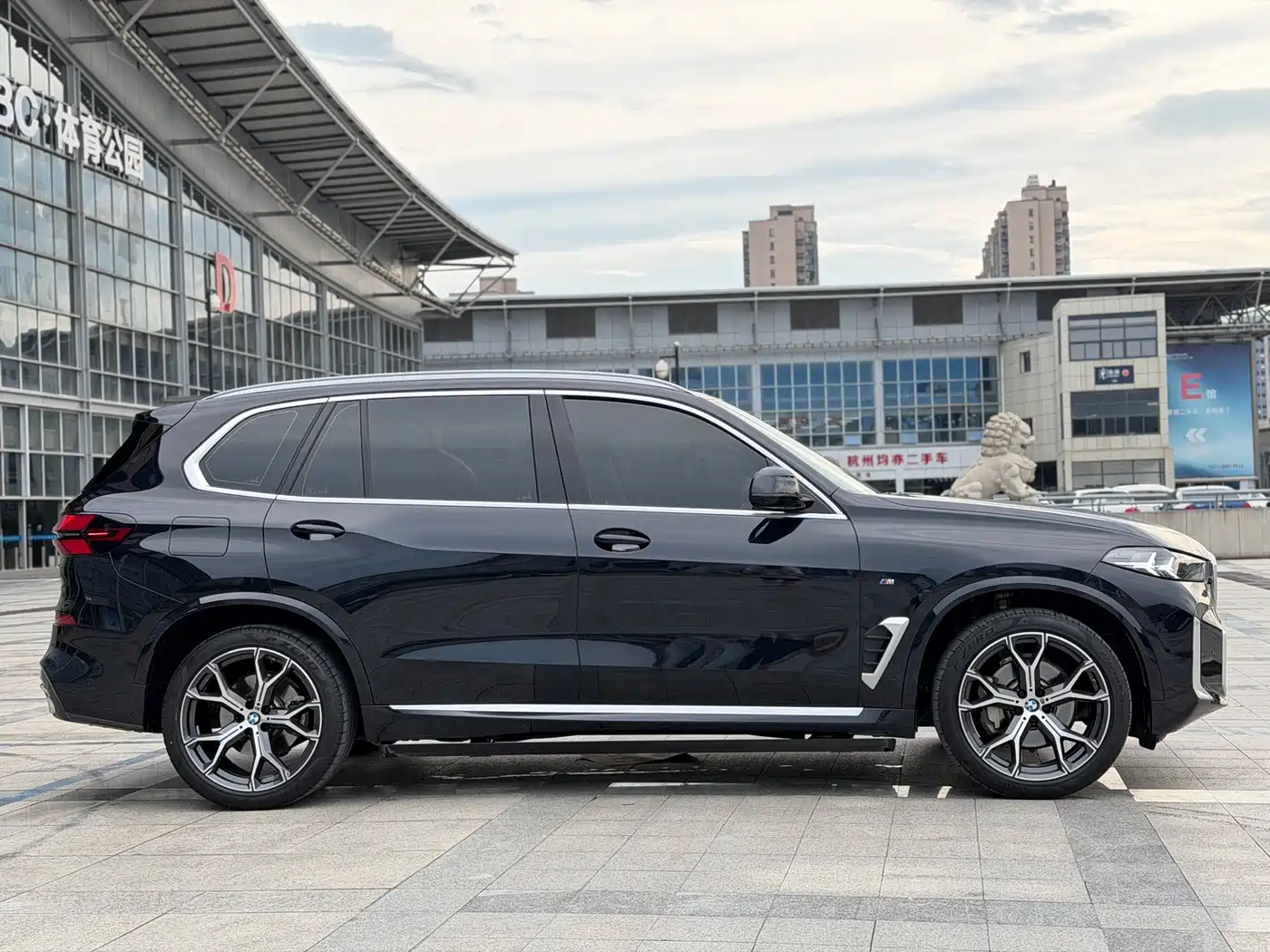 BMW X5 2023 xDrive 30Li Premium M Sport Package фото 4