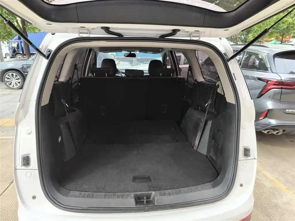 Baojun 730 2019 2019 1.5T CVT Fashion 7-Seater China V
