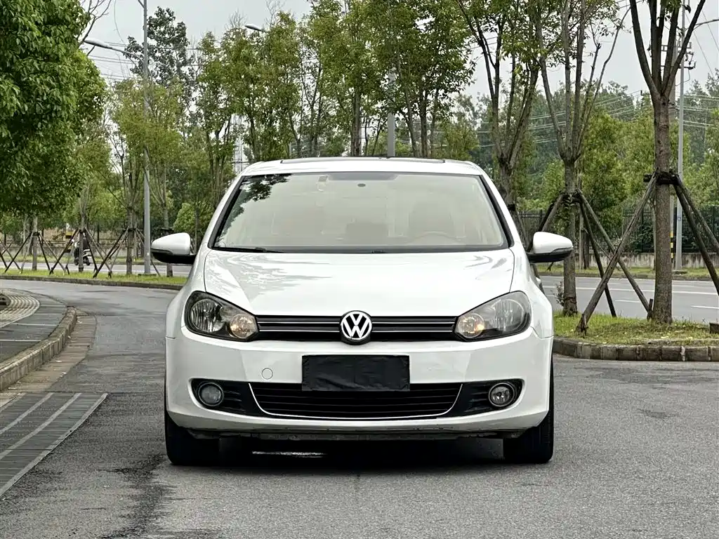 Volkswagen Golf 2012 1.6 Automatic Comfort Type фото 2