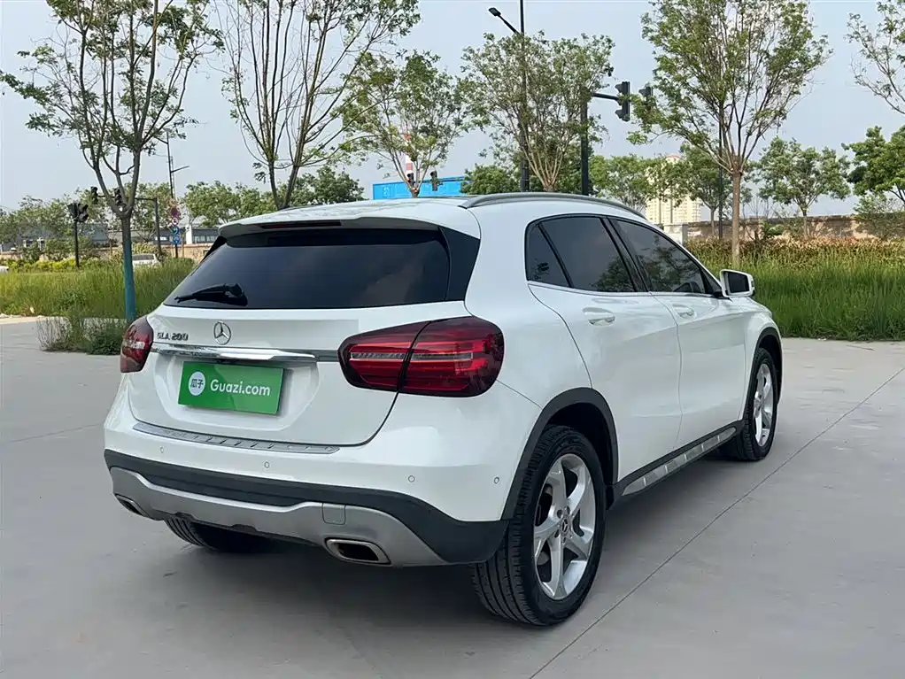 Mercedes-Benz GLA 2018 GLA 200 Dynamic фото 19