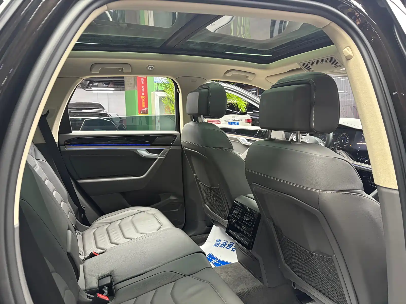 Фото 10 - Volkswagen Touareg