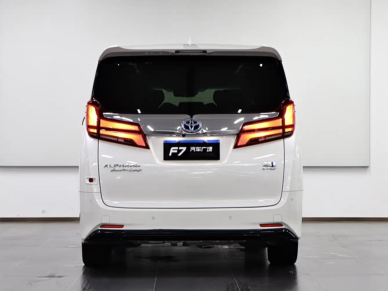 صورة 5 - Toyota Alphard