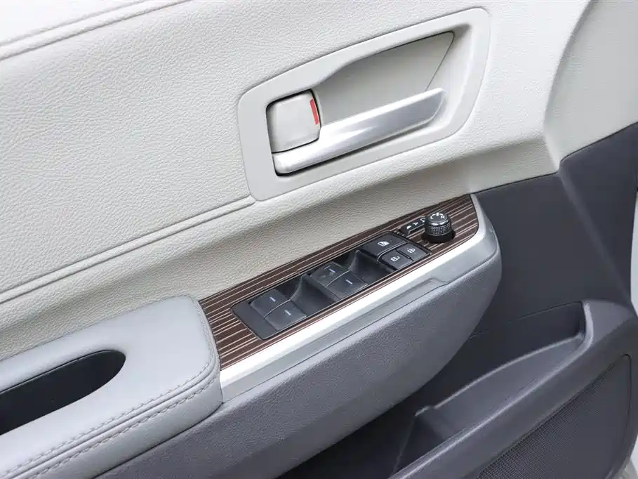 Toyota Sienna 2021 2.5L Hybrid Luxury Edition фото 12