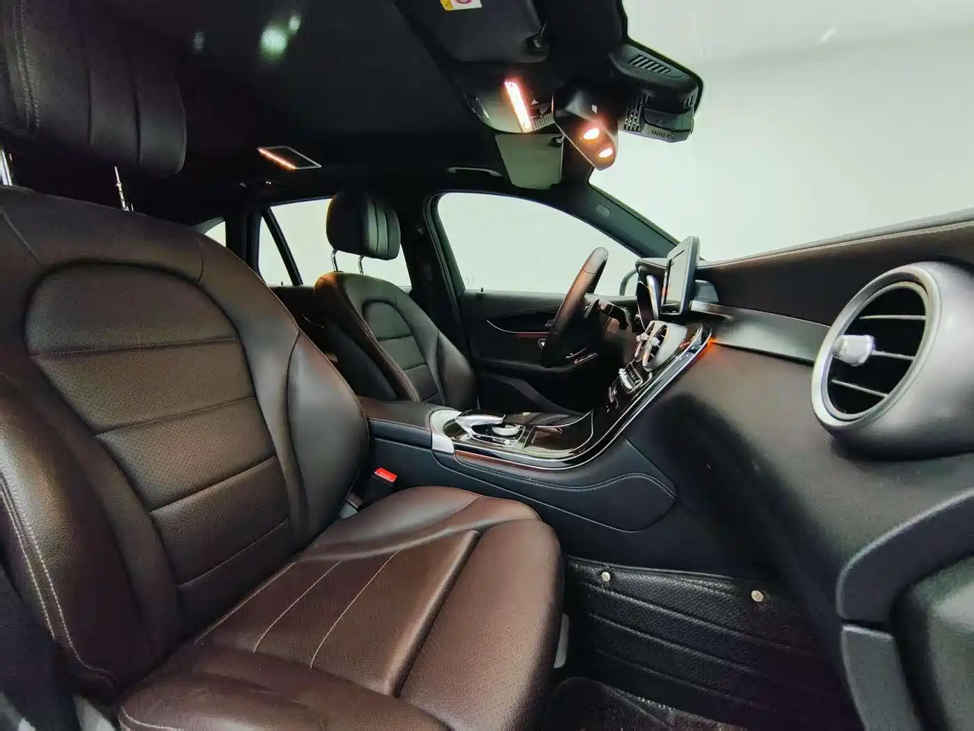 Mercedes-Benz GLC 2019 Facelift GLC 300 L 4MATIC Dynamic фото 12