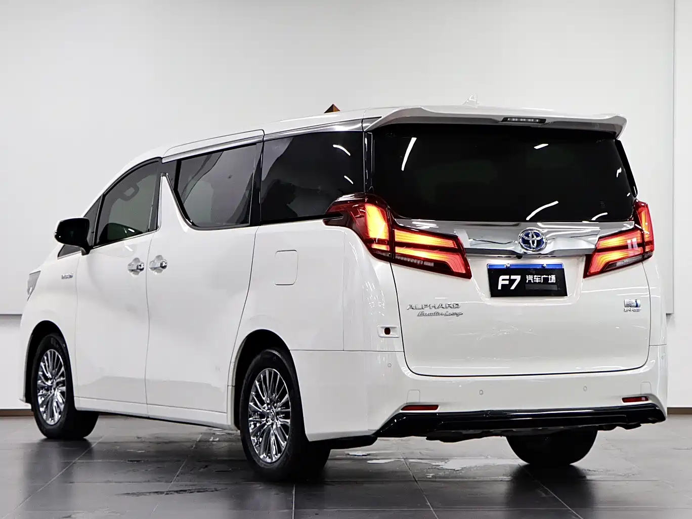 صورة 4 - Toyota Alphard