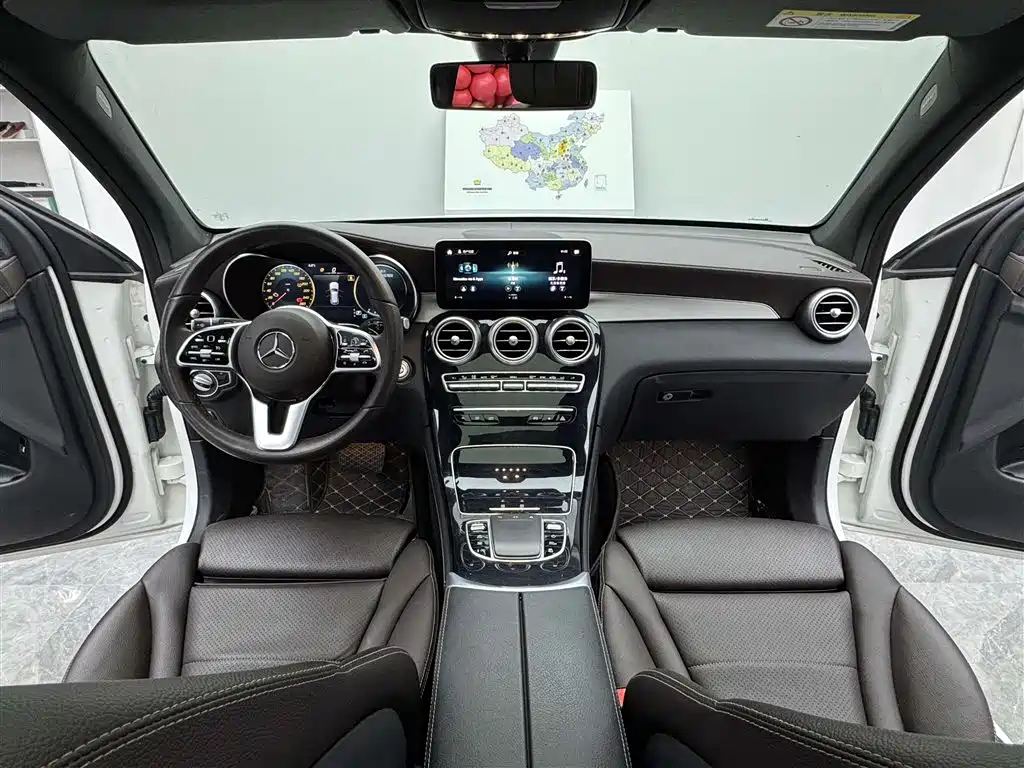 Mercedes-Benz GLC 2021 GLC 260 L 4MATIC Sporty фото 10