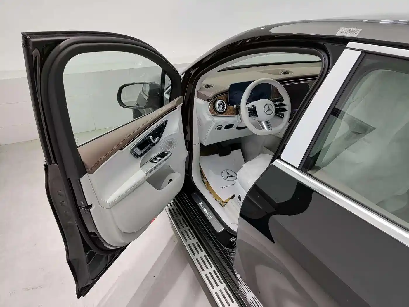 Mercedes-Benz EQE SUV 2024 500 4MATIC Pioneer Edition фото 11