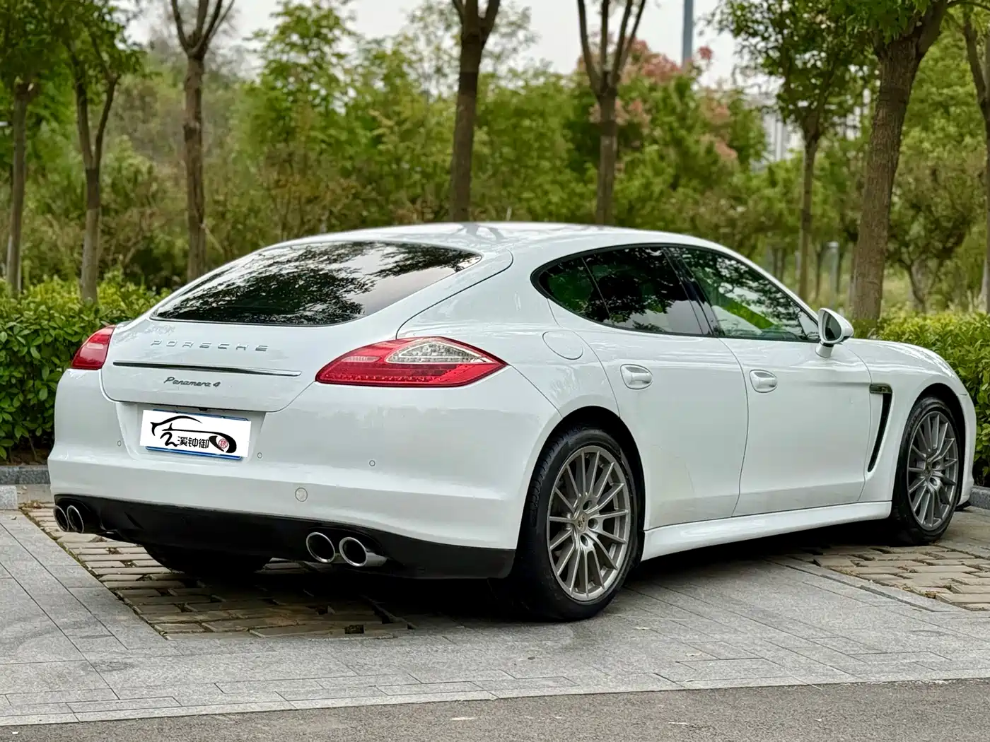 Фото 5 - Porsche Panamera