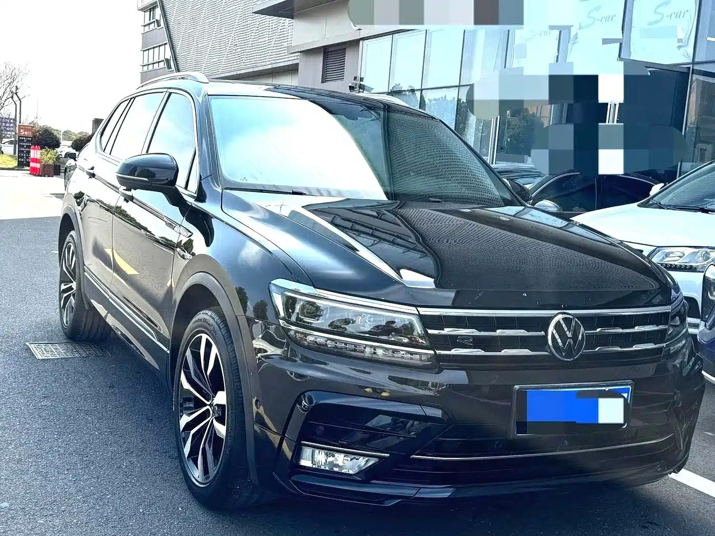 Volkswagen Tiguan L 2021 330TSI Automatic 2WD R-Line Premium фото 3