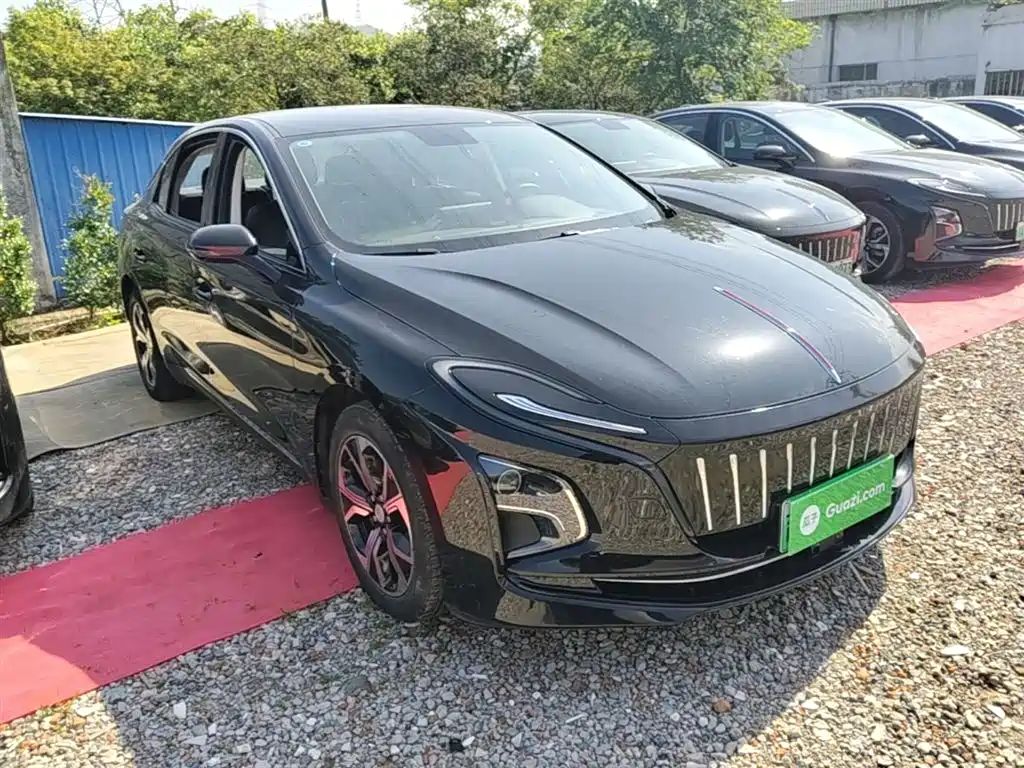 Hongqi E-QM5 2023 Facelift Basic Travel Edition фото 4