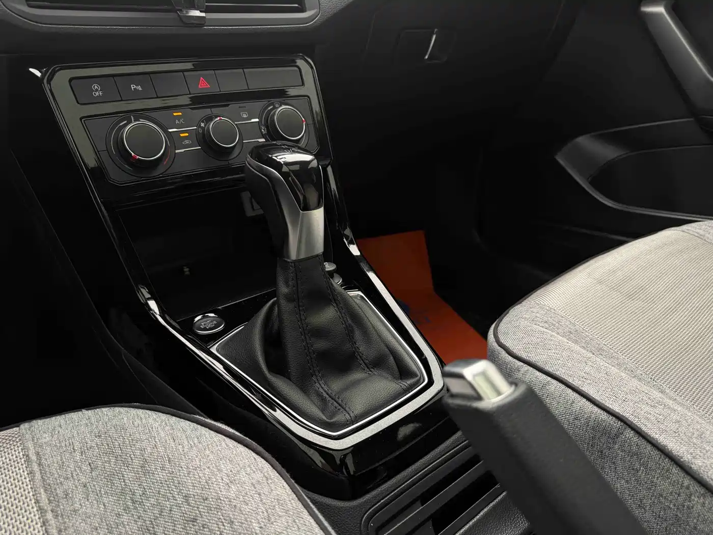 Volkswagen Tanying 2021 1.5L Automatic Smart Connect Edition фото 13