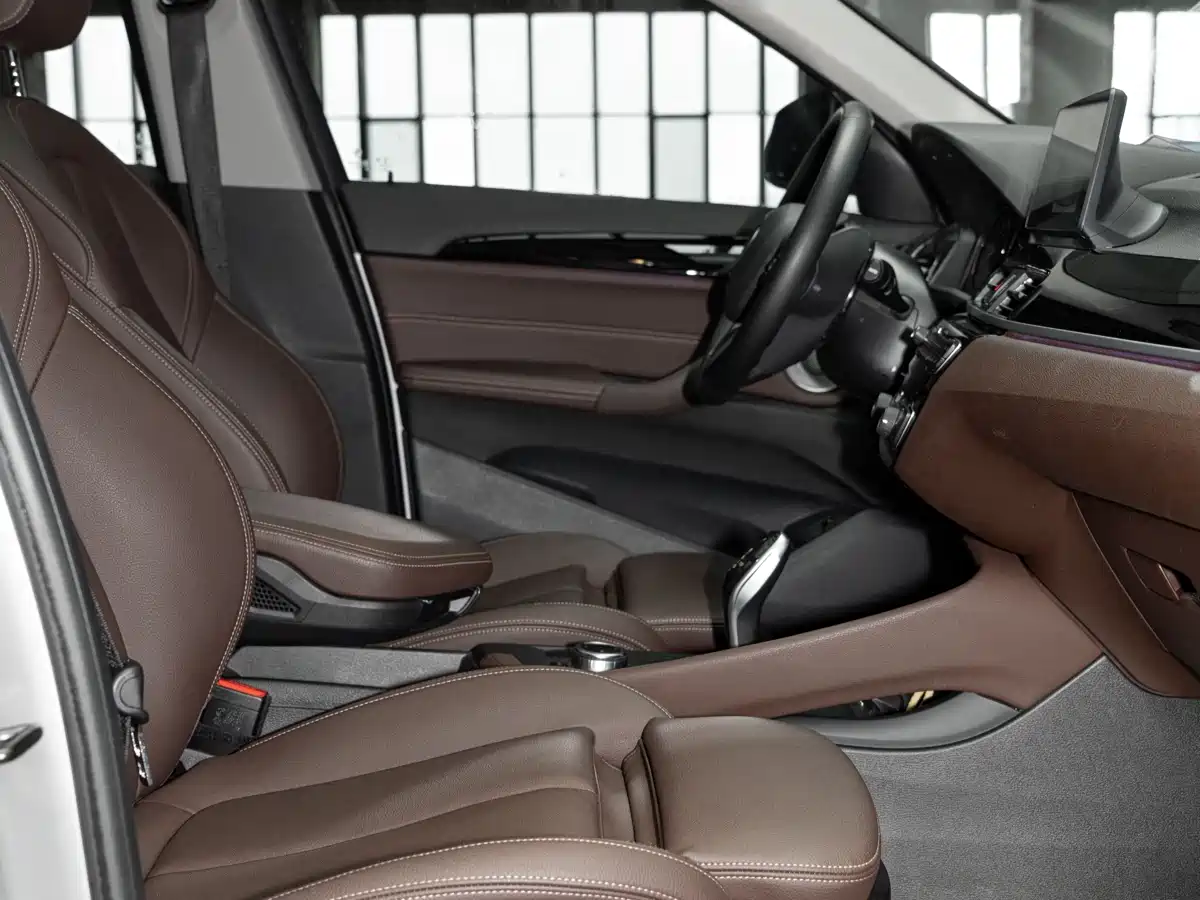 BMW X1 2022 sDrive20Li Fashion фото 15