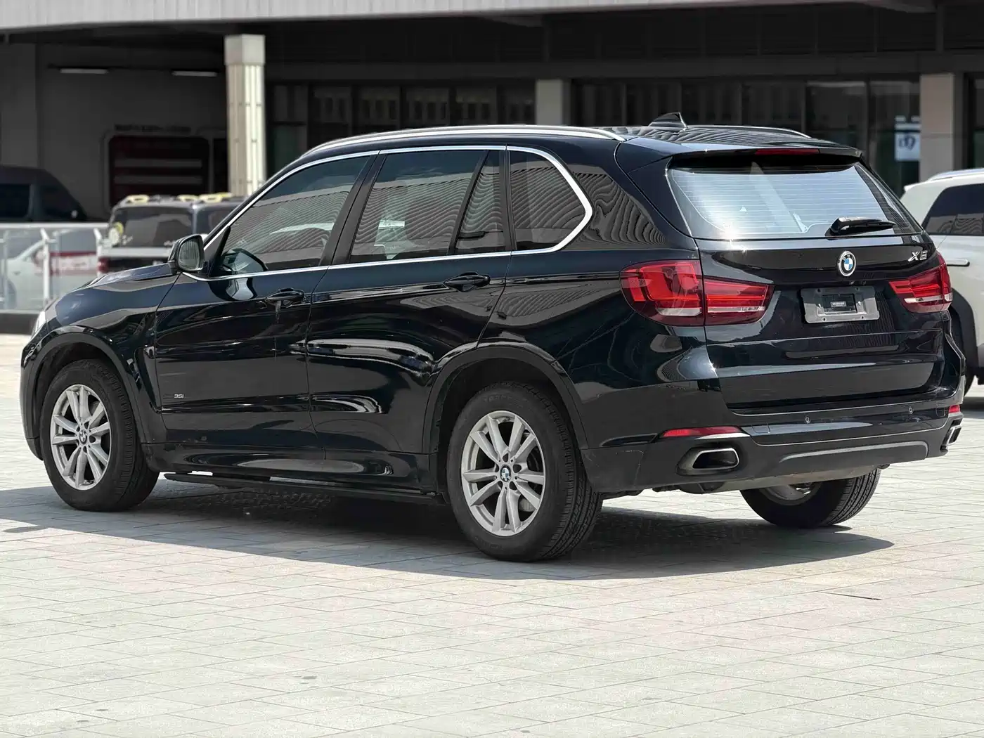 BMW X5 (Import) 2018 xDrive35i Elegant Model фото 14