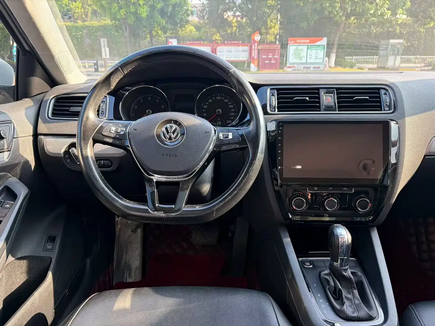 Volkswagen Sagitar 2017 230TSI Automatic Comfort фото 6