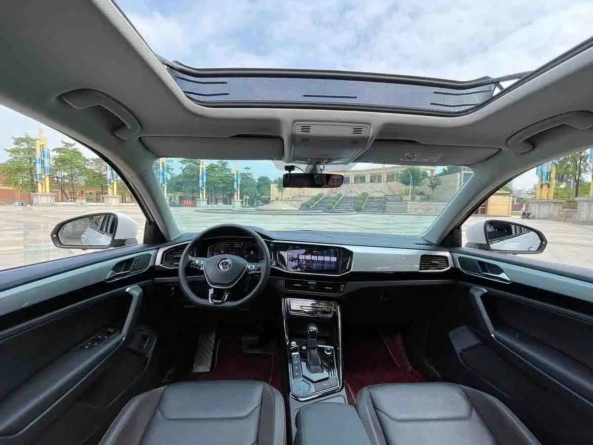 Volkswagen Tayron 2022 330TSI 2WD Luxury Smart Connect Edition фото 9