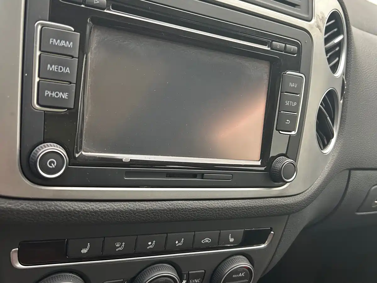 Volkswagen Tiguan 2015 1.8TSI Automatic 2WD Highline фото 8