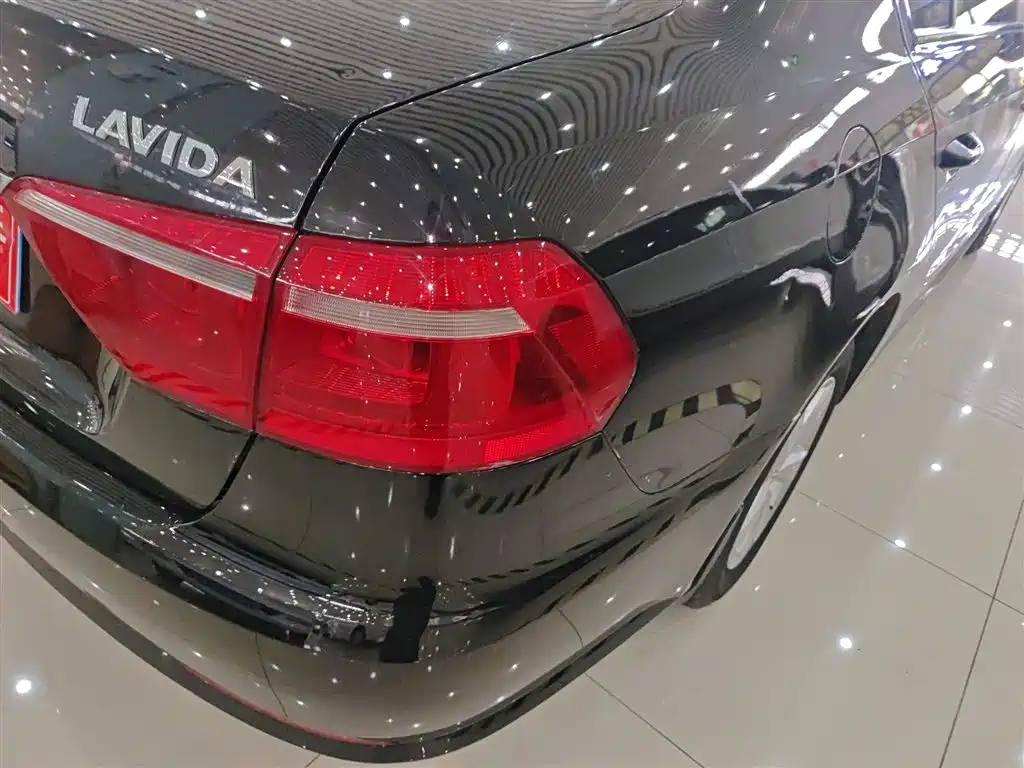 Volkswagen Lavida 2013 Facelift Classic 1.6L Automatic Trend фото 8