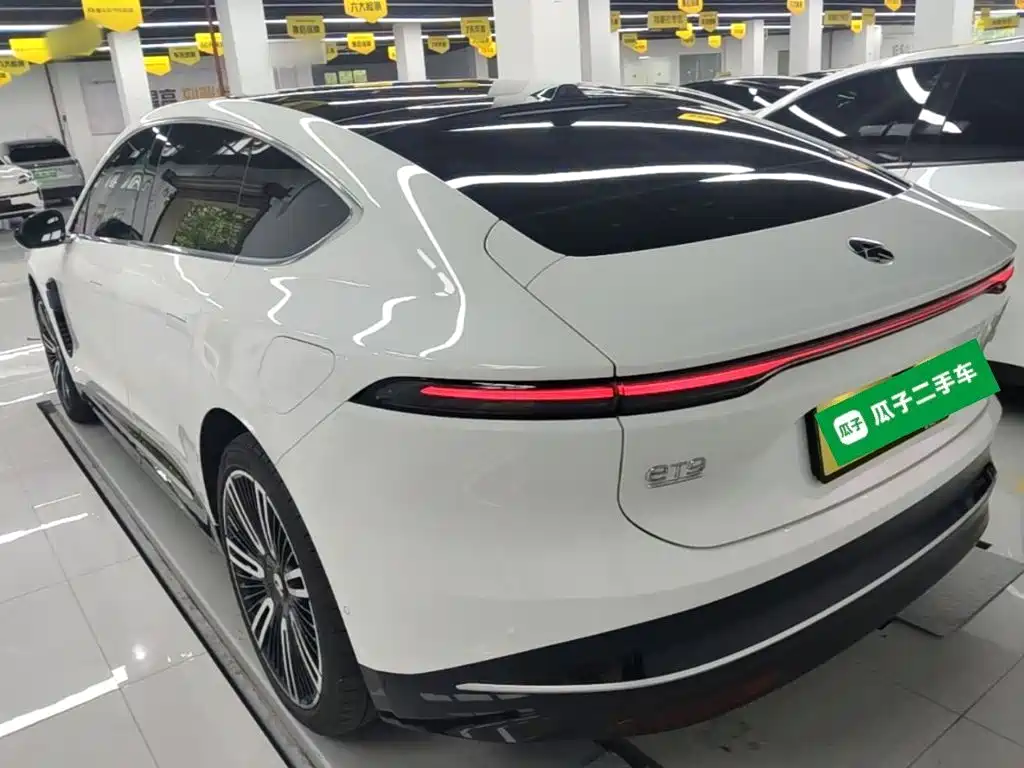 2025 NIO ET9