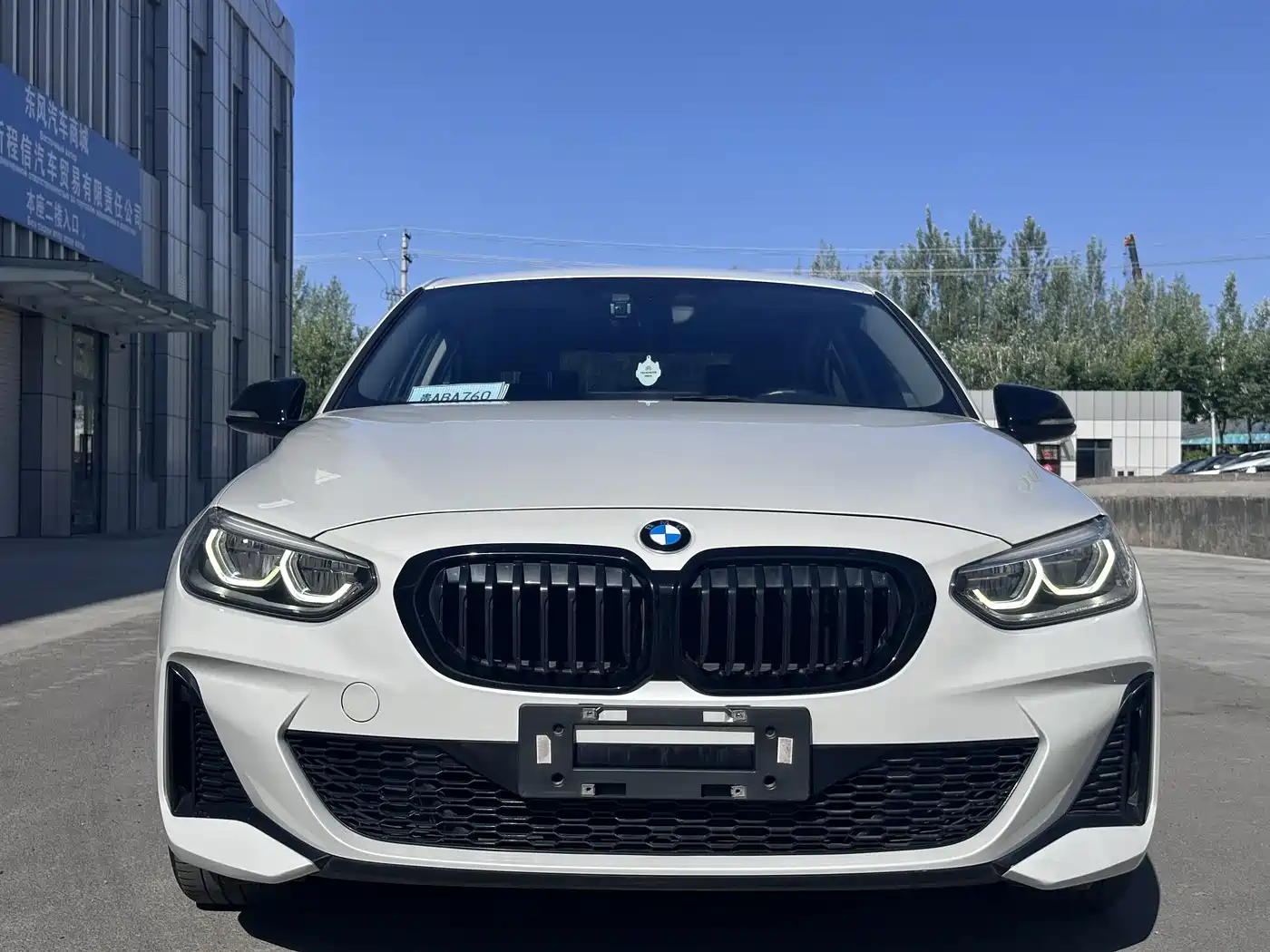 BMW 1 Series 2022 120i M Sport Shadow Edition фото 2