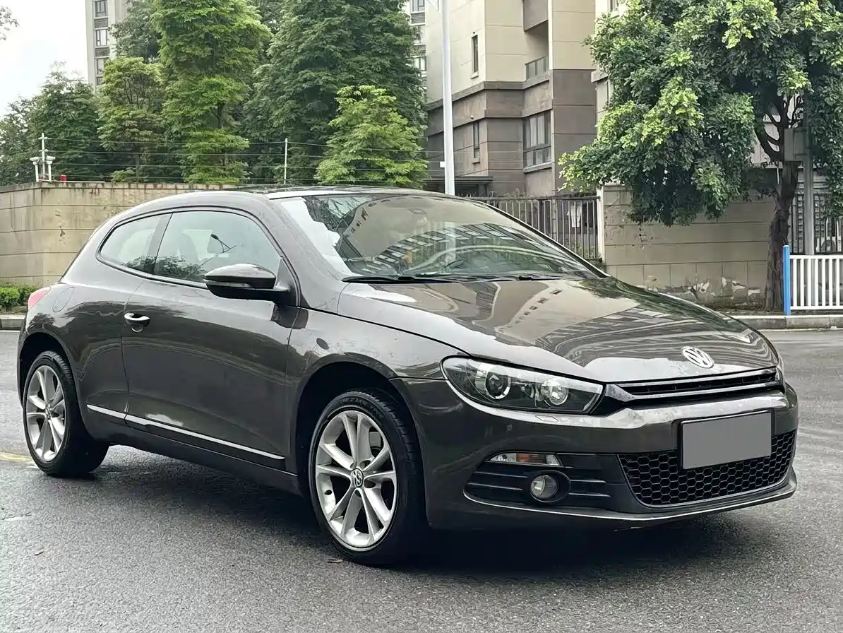 Volkswagen Scirocco 2011 2.0TSI Luxury фото 3