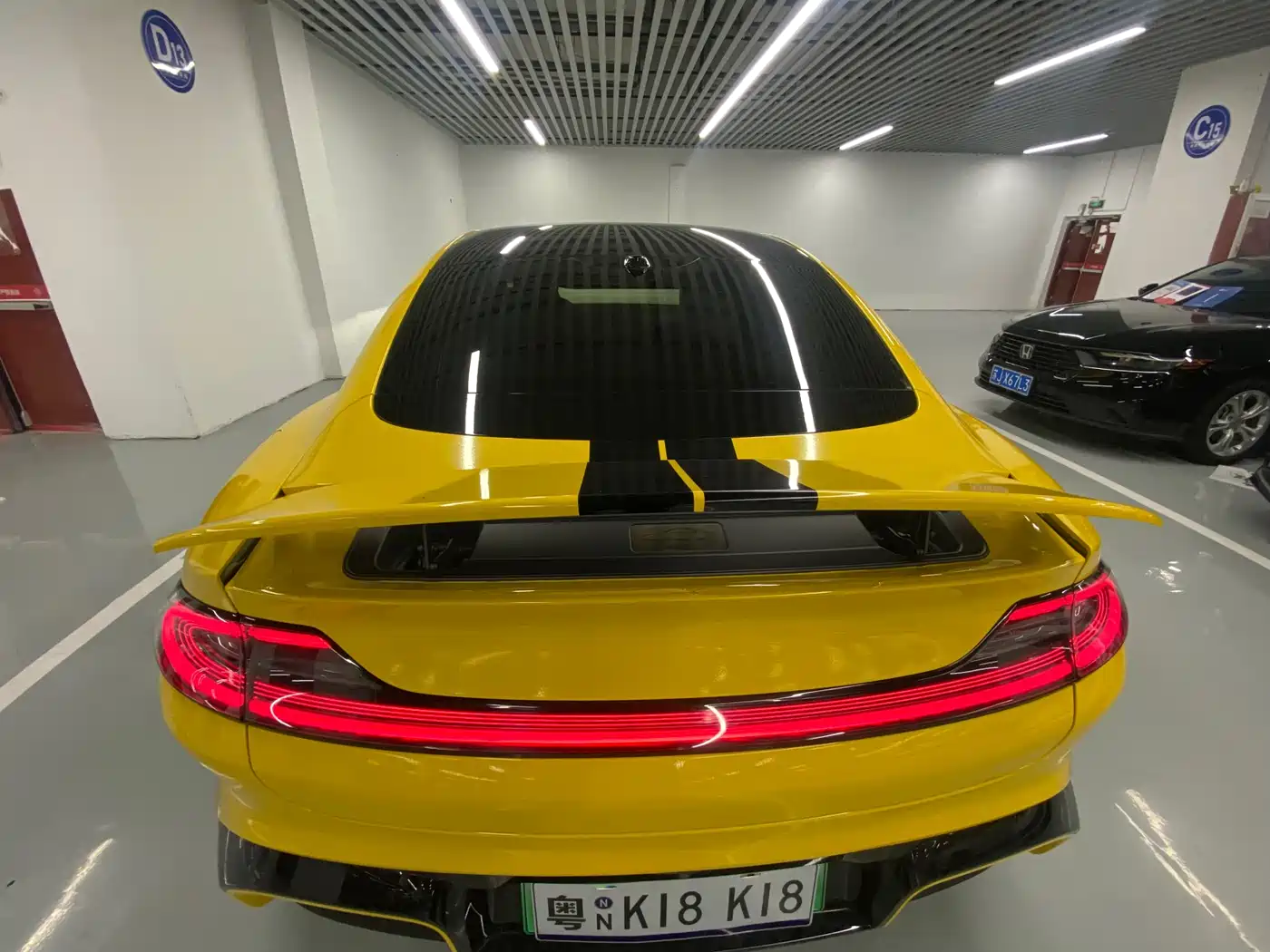 Xiaomi Auto Xiaomi SU7 2024 AWD Extended Range Advanced Smart Driving Max Edition фото 16