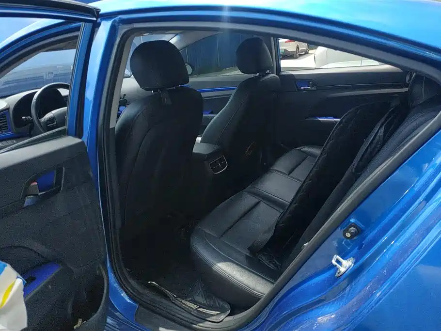 Hyundai Elantra 2018 1.4T DCT Dynamic·Vitality Model фото 11