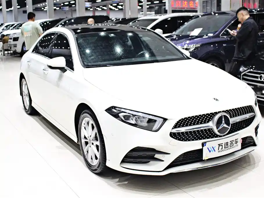 Mercedes-Benz A-Class 2020 A 200 L Sport Sedan фото 3
