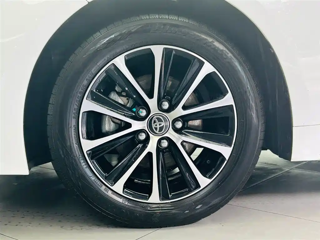 Toyota Levin 2023 Smart Hybrid 1.8L Luxury фото 10