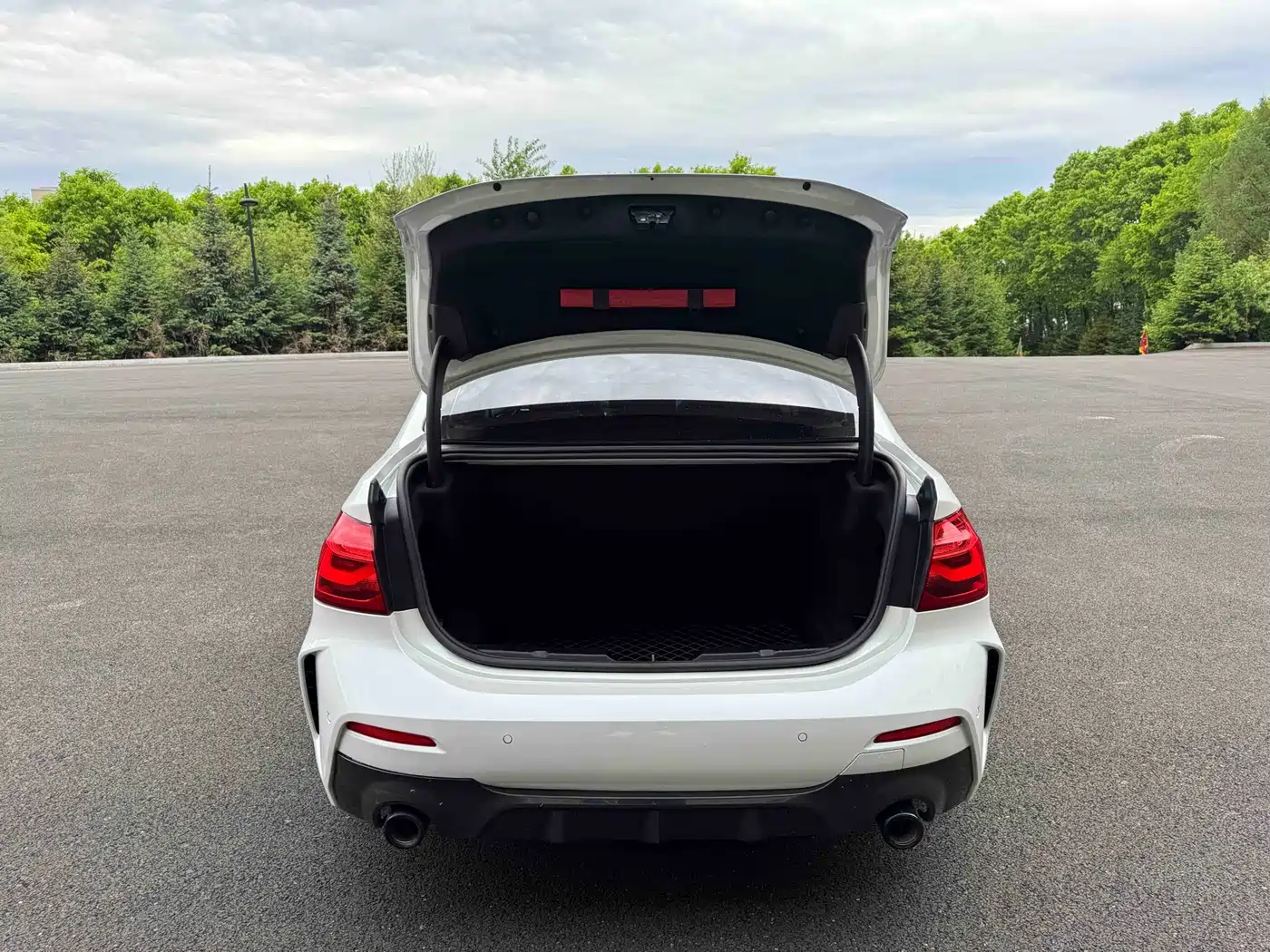 BMW 1 Series 2022 120i M Sport Shadow Edition фото 19