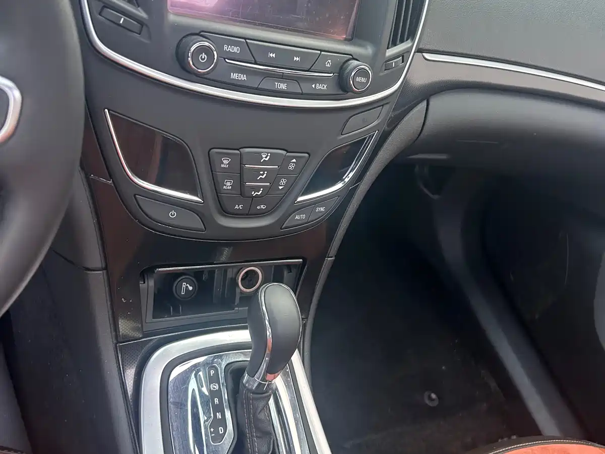 Buick Regal 2015 1.6T Elite Tech Edition фото 8