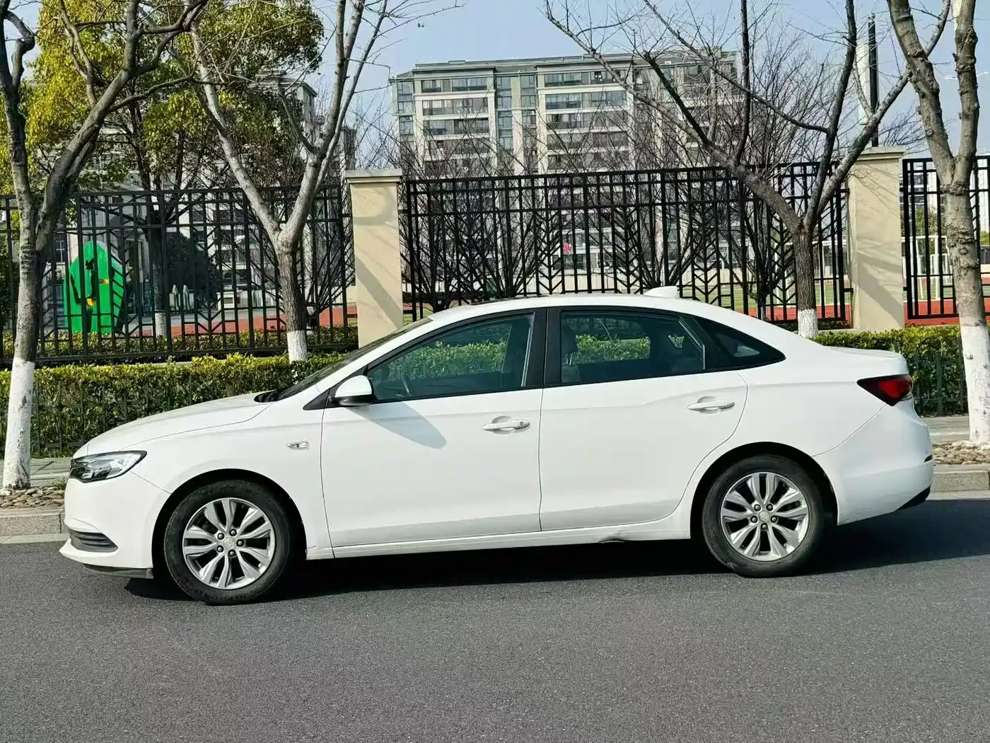 Buick Excelle 2019 15T DCT Connected Elite Type China VI фото 2