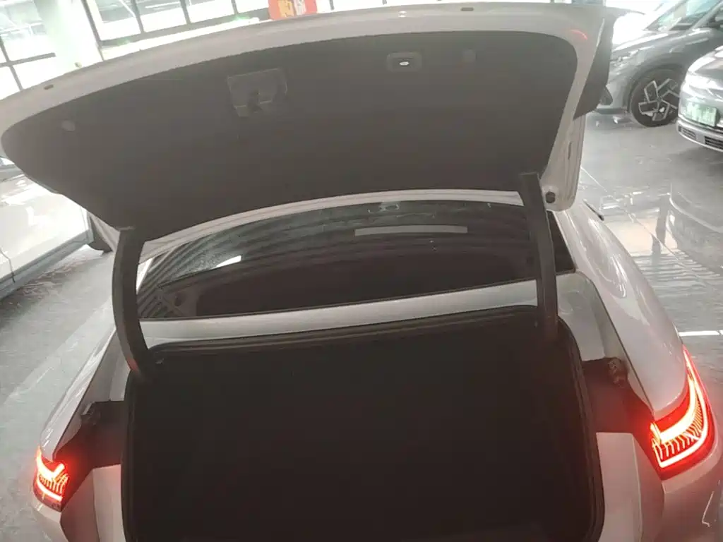 Geely Galaxy Galaxy E8 2024 2024 665km RWD Starship Voyager Edition