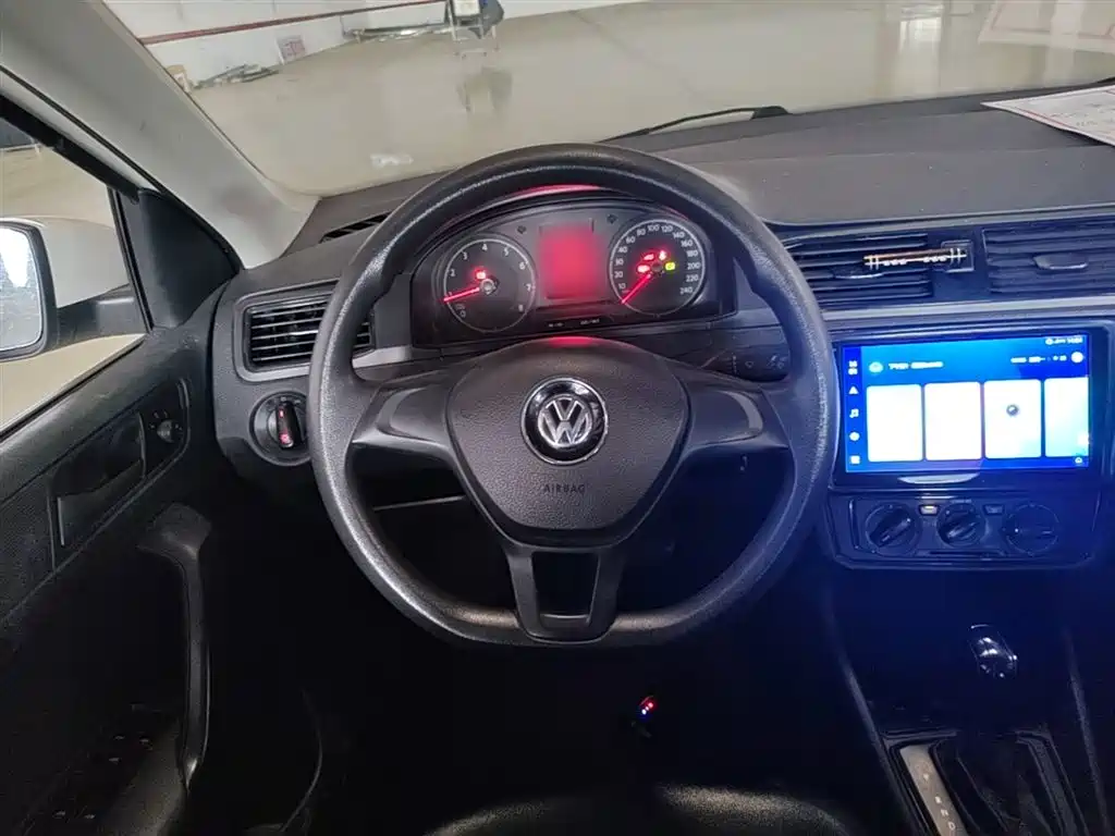 VOLKSWAGEN SANTANA