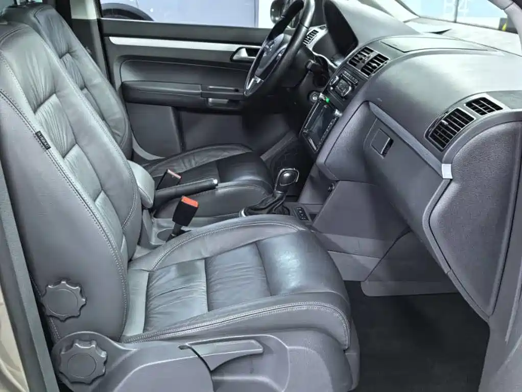 صورة 14 - Volkswagen Touran