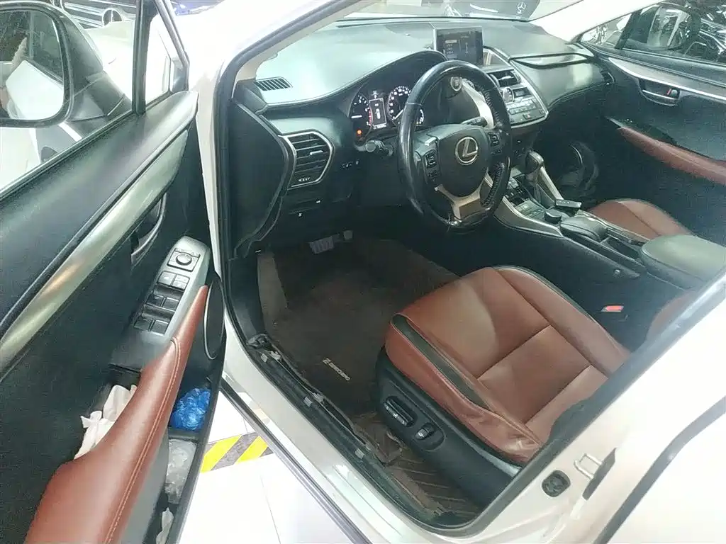 Lexus NX 2016 200 AWD F Sport фото 12