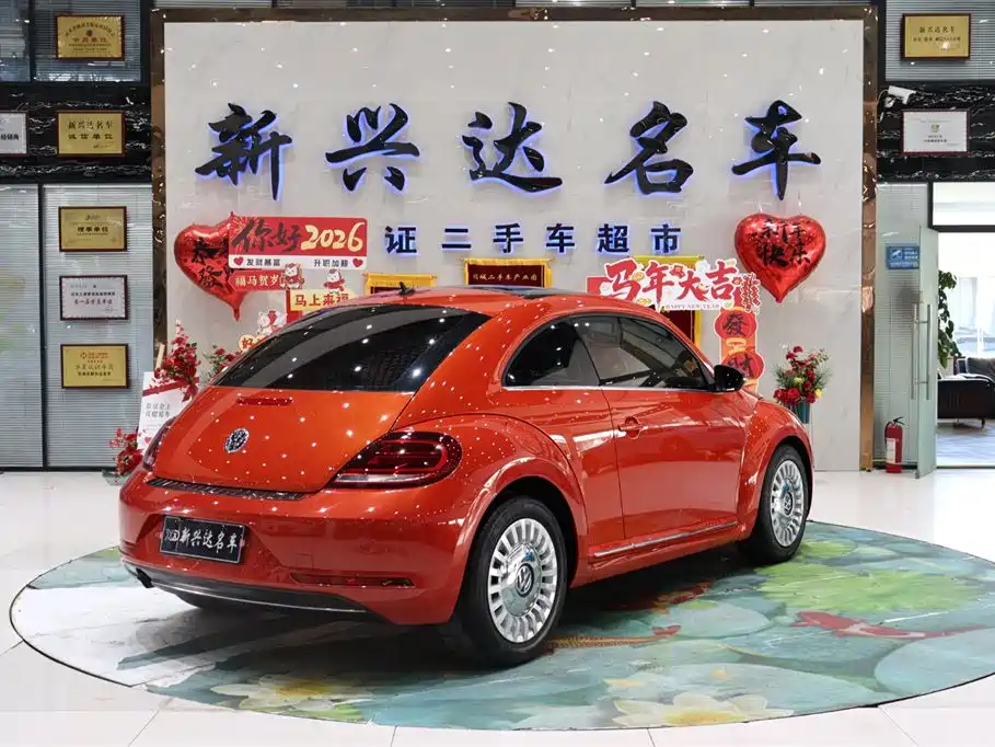 Volkswagen Beetle 2018 180TSI Joy Orange Edition фото 5