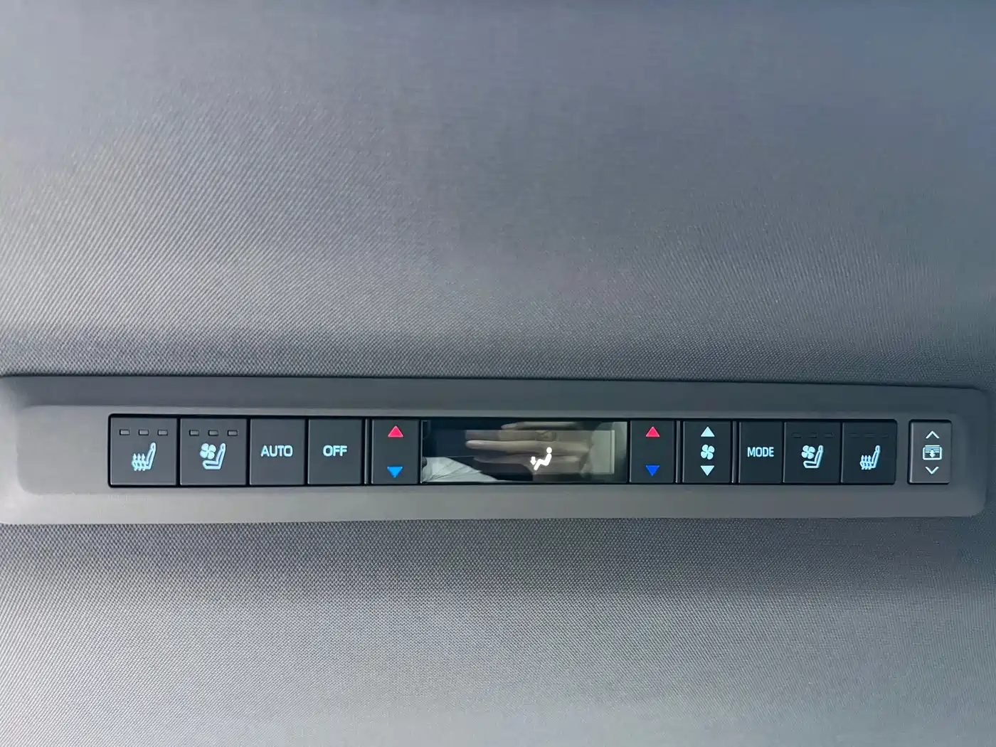 Toyota Sienna 2021 2.5L Hybrid Ultimate Edition фото 23