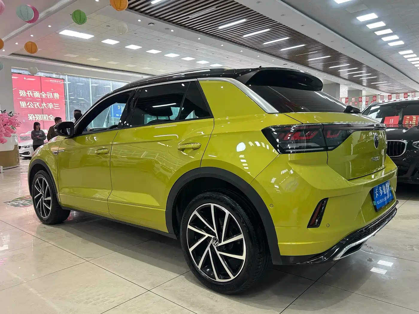 VOLKSWAGEN T-ROC EXPLORING SONGS