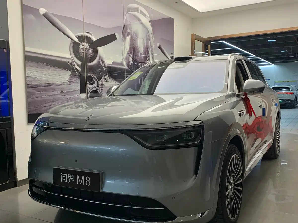 AITO Wenjie AITO M8 2025 Extended Range Ultra 53.4kWh 6-Seater