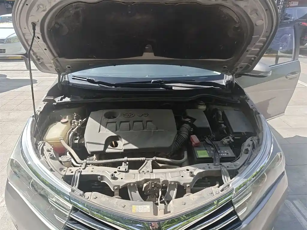 Toyota Corolla 2014 1.6L CVT GL-i фото 20