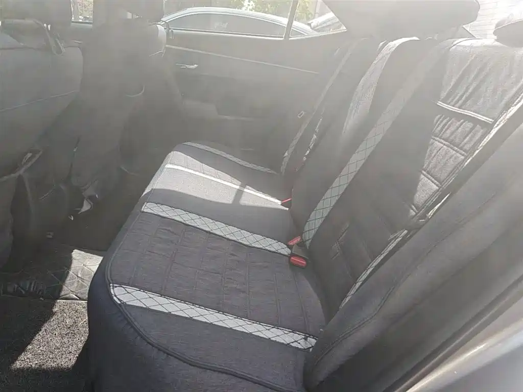 Toyota Corolla 2014 1.6L CVT GL-i фото 17