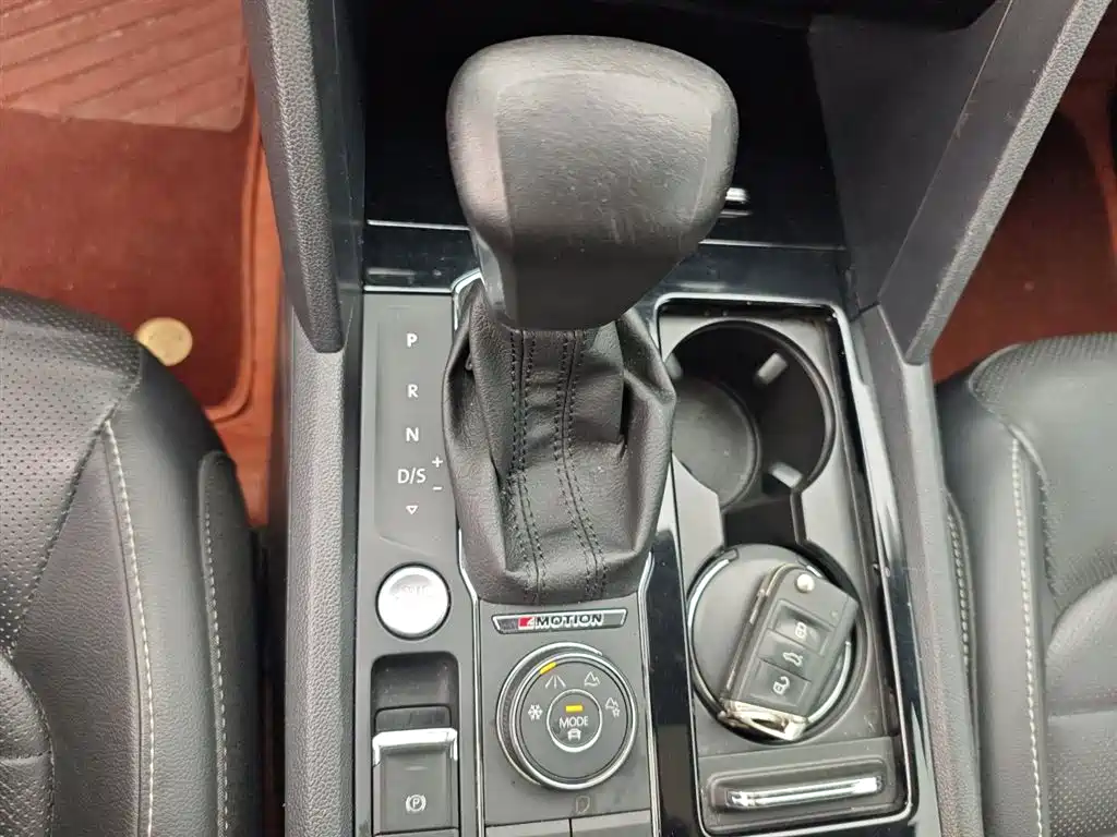 Volkswagen Teramont 2019 380TSI 4WD Luxury Edition China VI фото 14