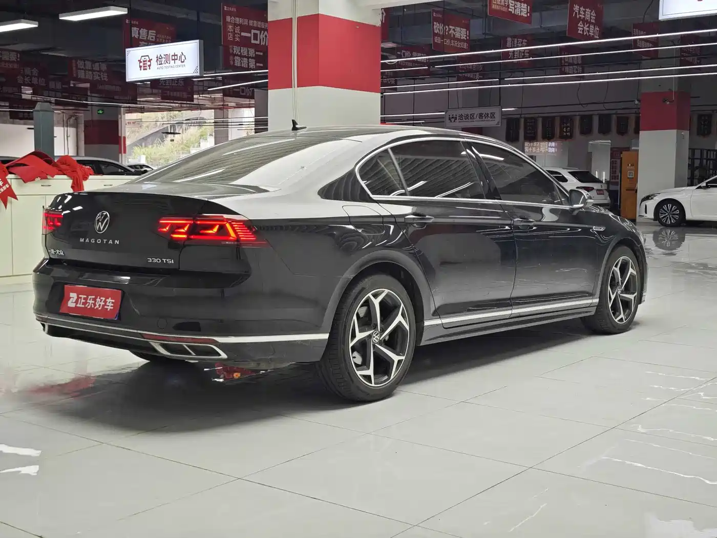 Volkswagen Magotan 2023 2 Million Units Anniversary Edition 330TSI DSG Leading Type фото 3