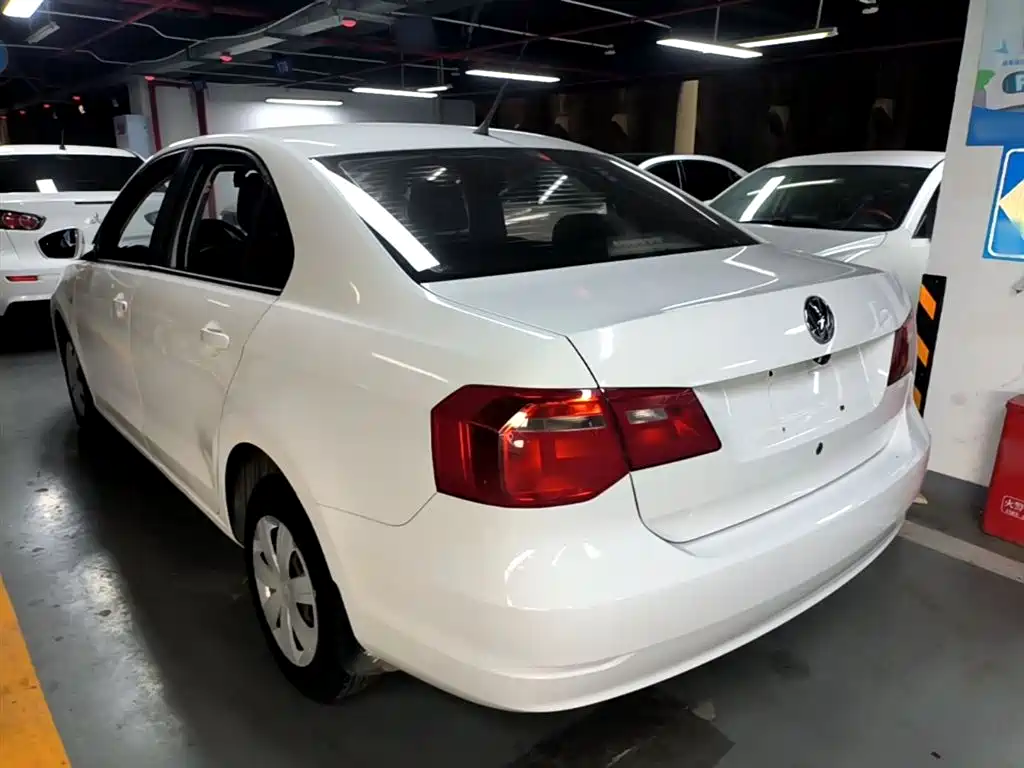 Volkswagen Jetta 2015 Value Edition 1.6L Manual Fashion фото 5