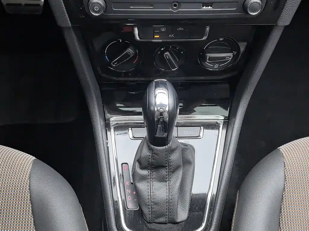 Volkswagen C-TREK 2020 1.5L Automatic Comfort Edition фото 13